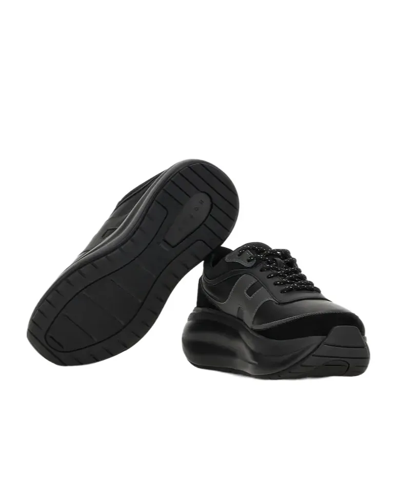 H696 Sneakers