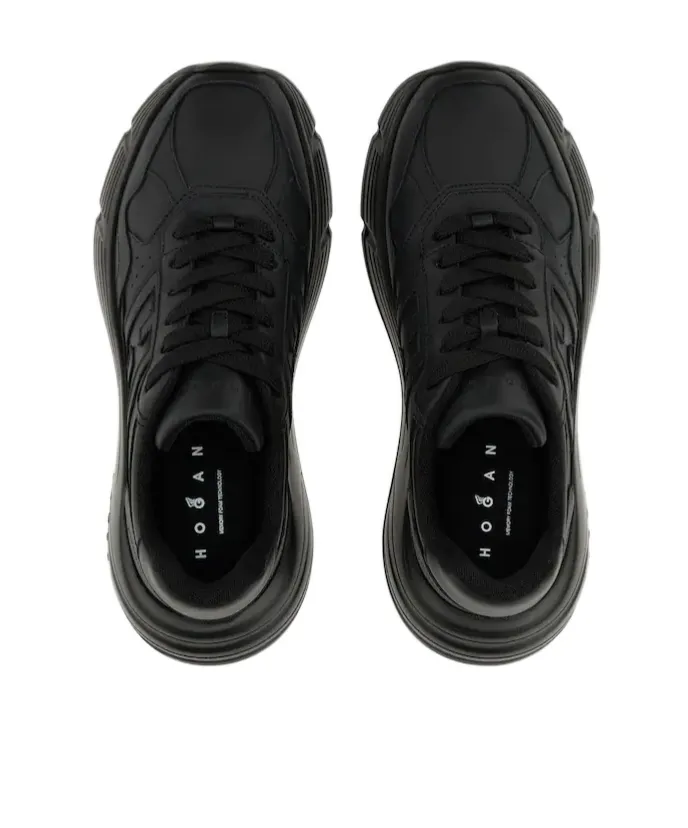 H669 Sneakers