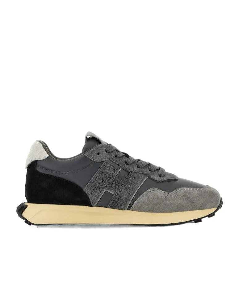 H601 Side H Patch Sneakers