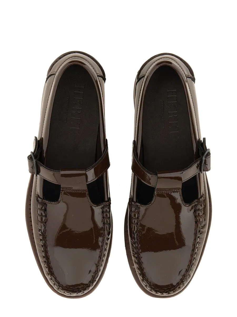 Alber Round-Toe Flat Shoes