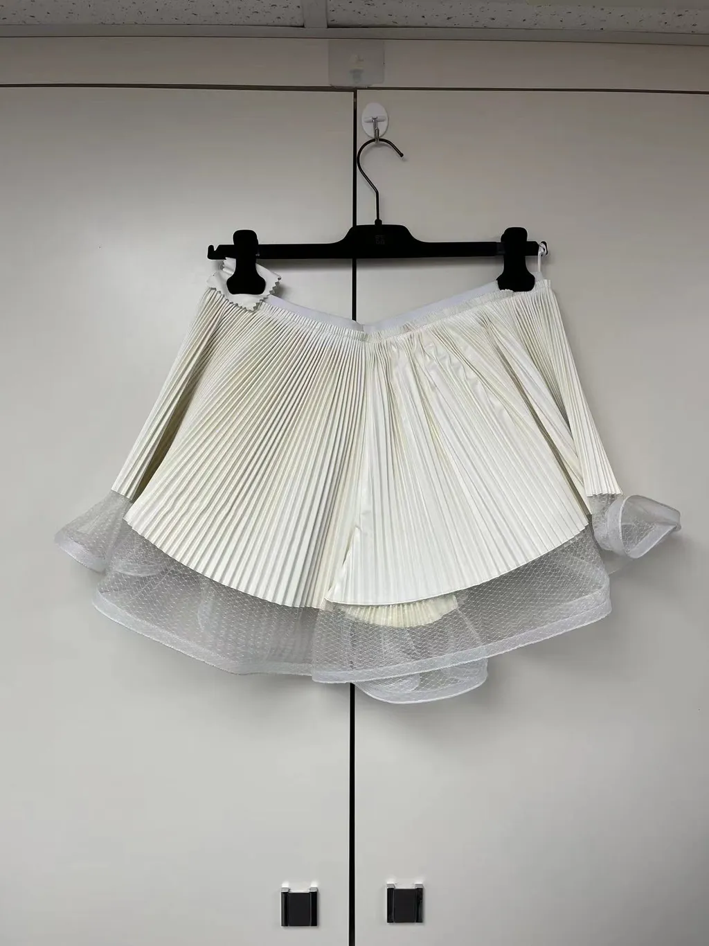 Pleated Shorts With Lotus Leaf Edges