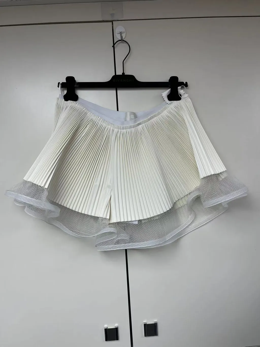 Pleated Shorts With Lotus Leaf Edges