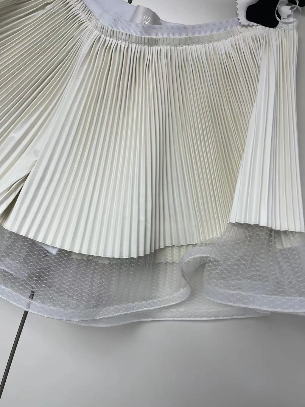 Pleated Shorts With Lotus Leaf Edges