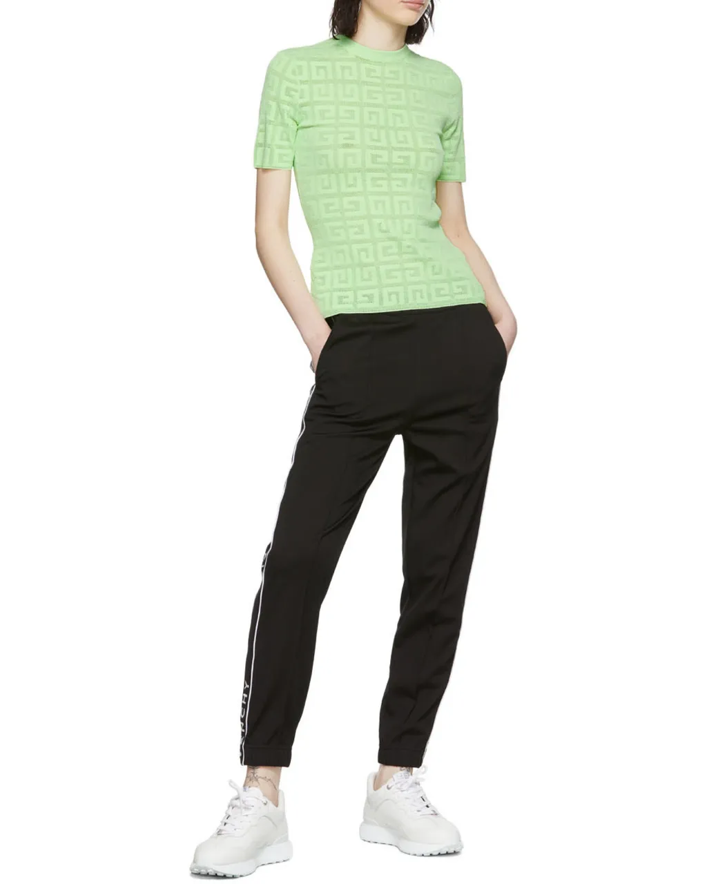 Giv Runner In Perforated Leather