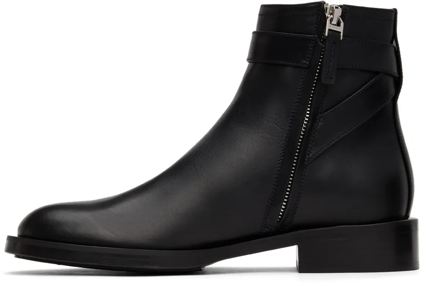 Padlock-Detail Boots