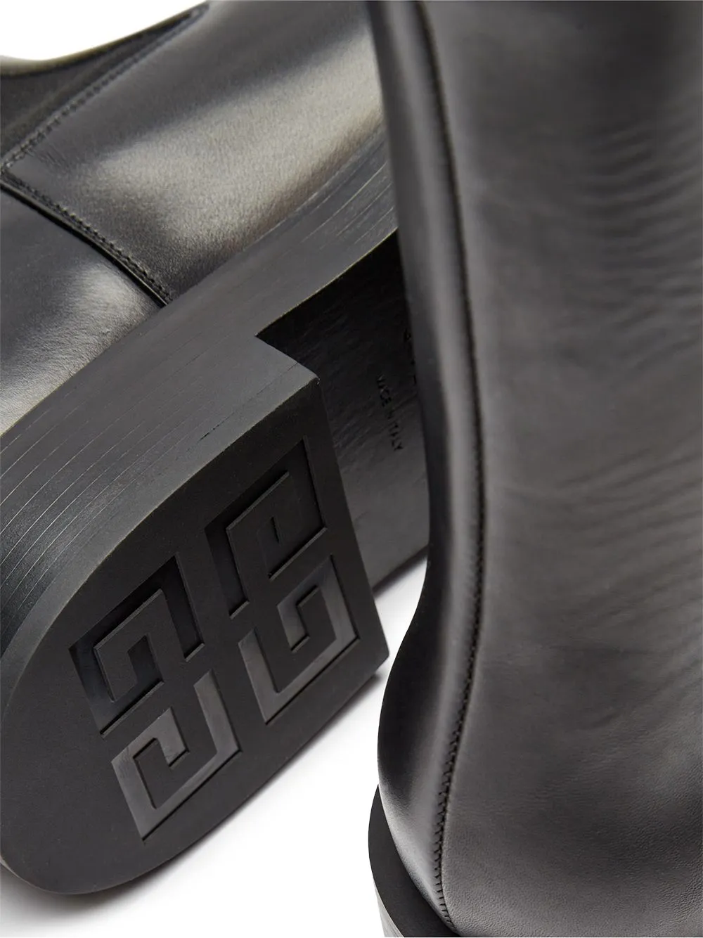 4G Emblem Chelsea Boots
