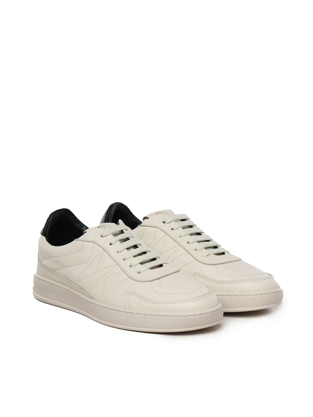 Round Head Low-Cut Sneakers