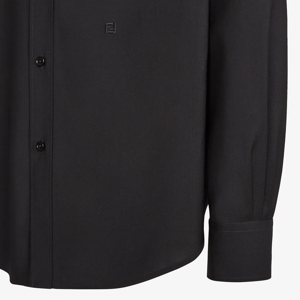 Long Sleeved Buttoned Shirt
