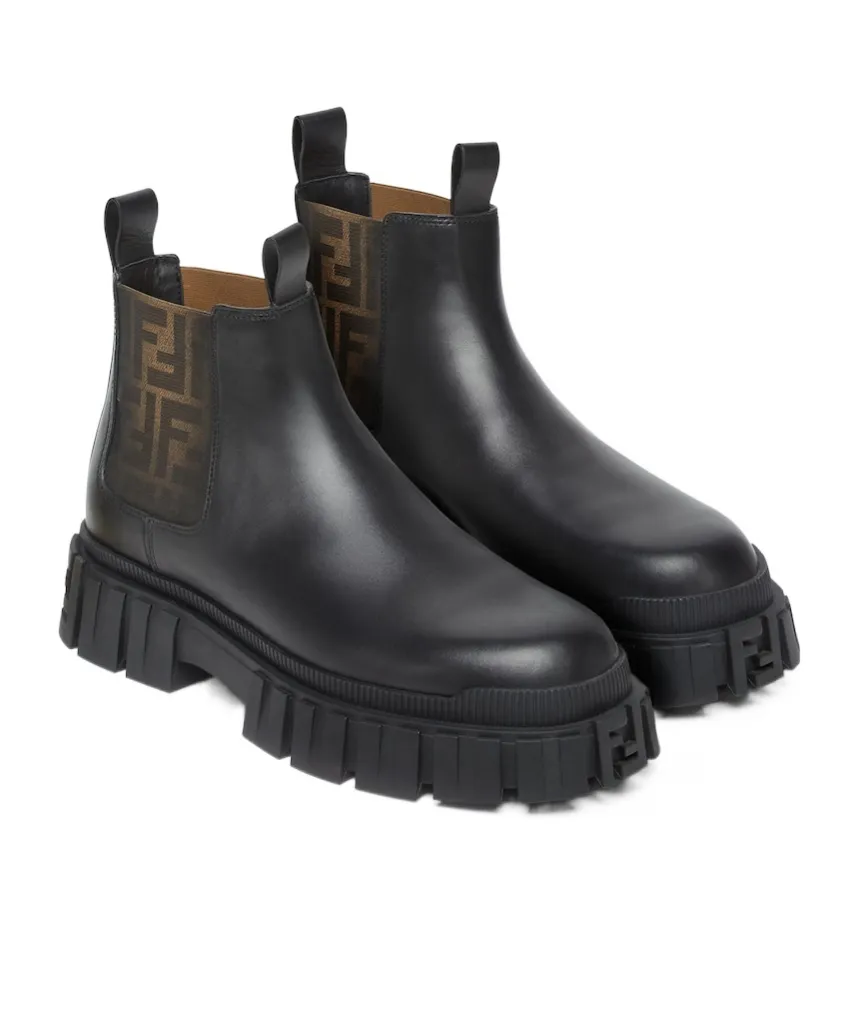 Logo Detailed Round Toe Ankle Boots