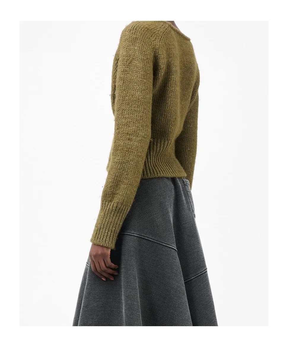 Sharp V-Neck Knitwear
