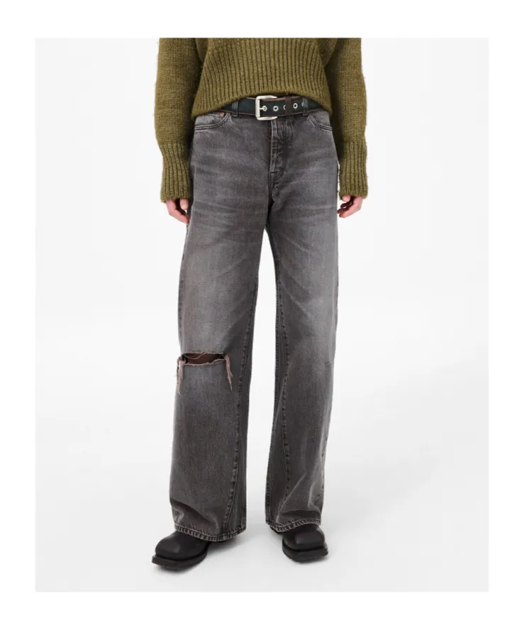 Treble Cut Distressed Jeans