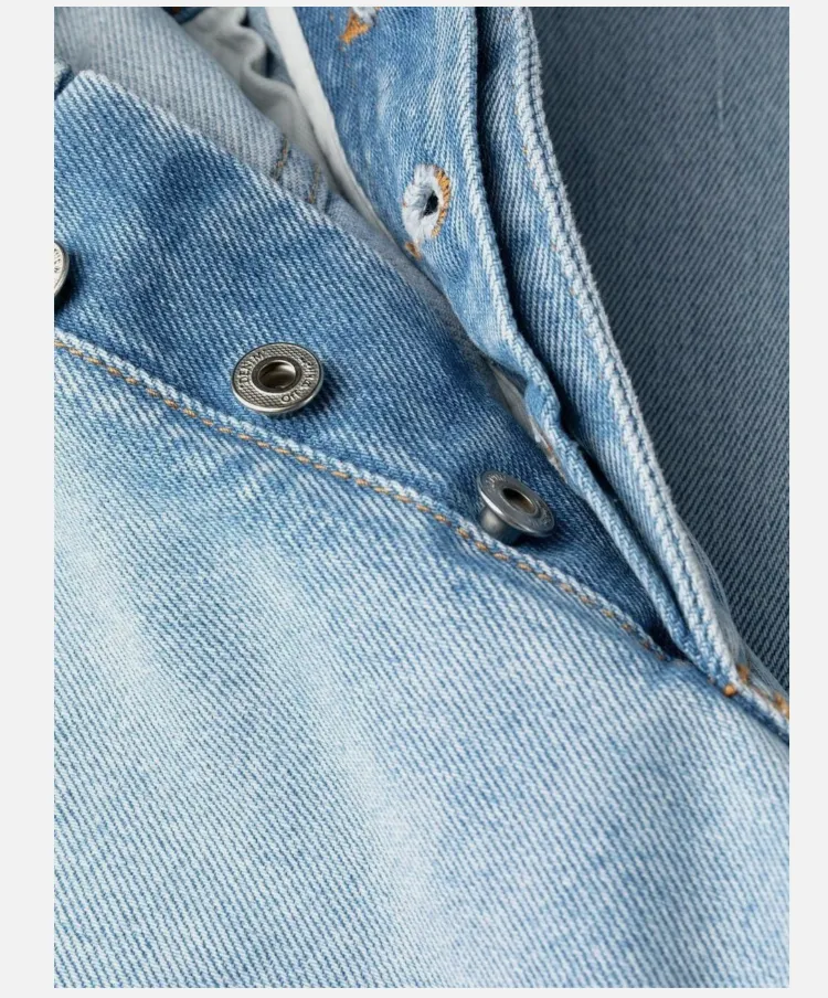 Frayed-Edge Straight Leg Skinny Jeans
