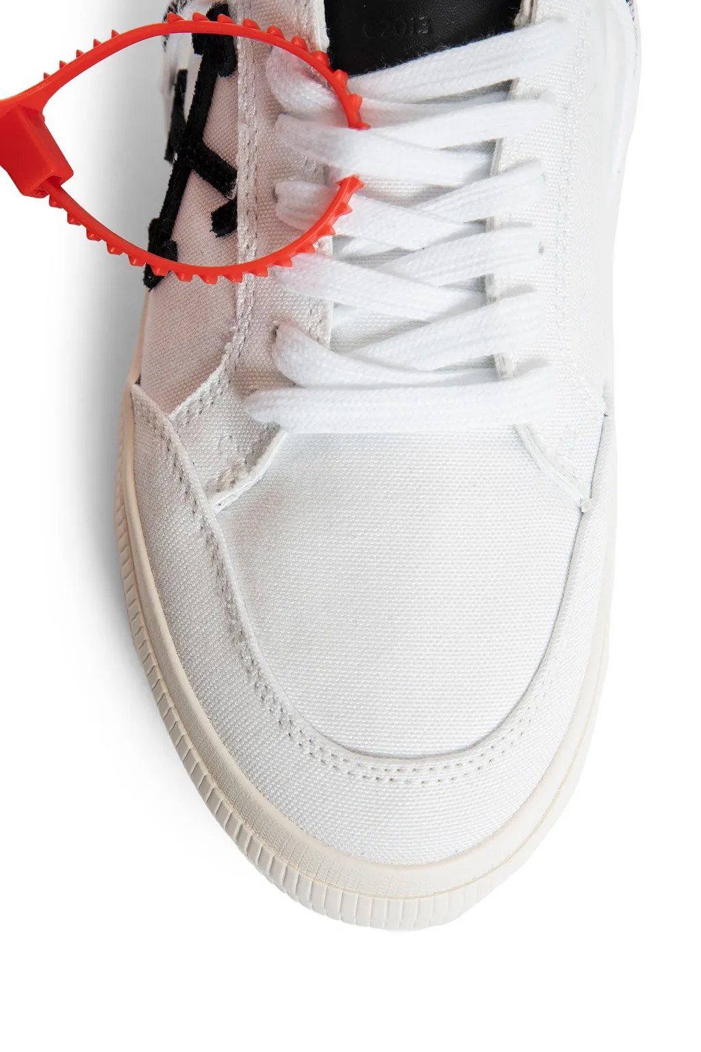 New Low Vulcanized Lace-Up Sneakers