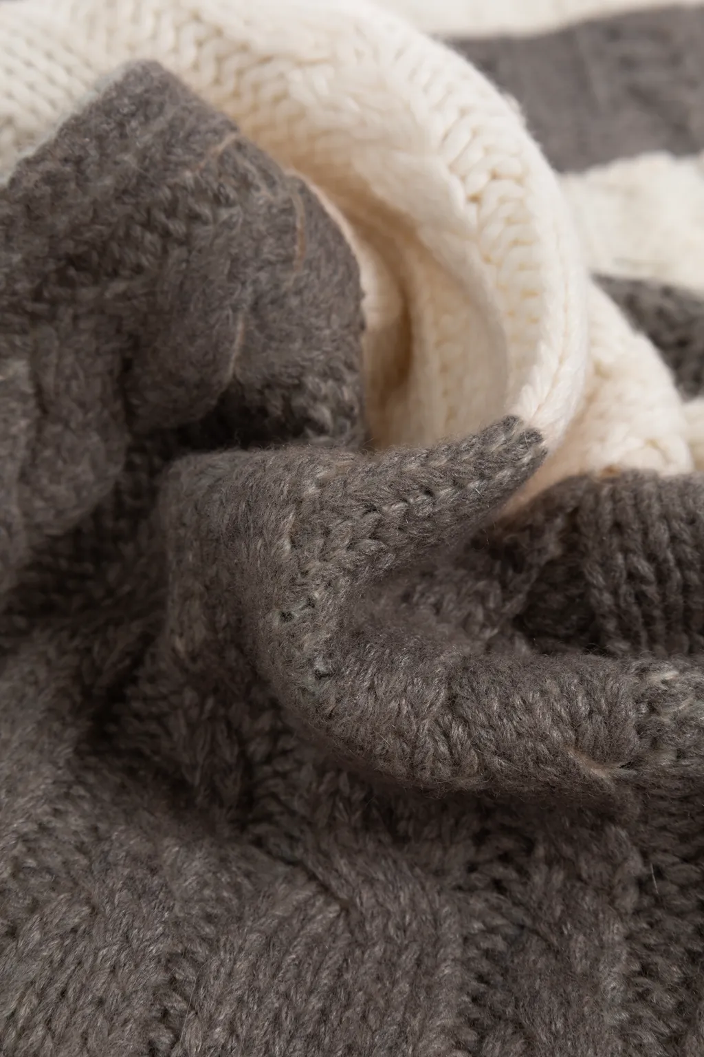 Cable-Knit Panelled Scarf