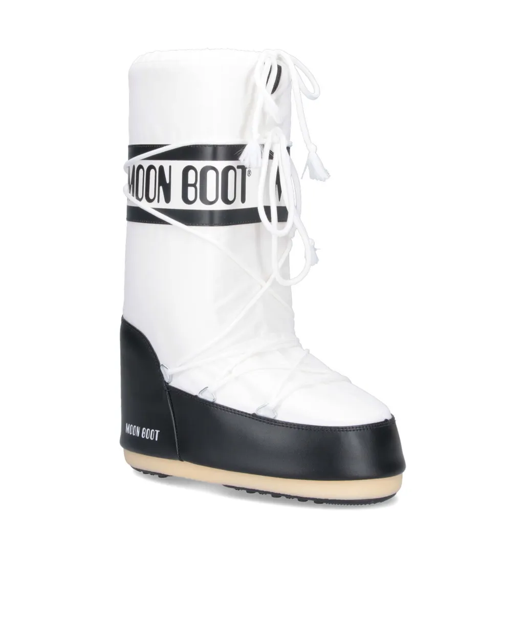 Lace-Up Snow Boots
