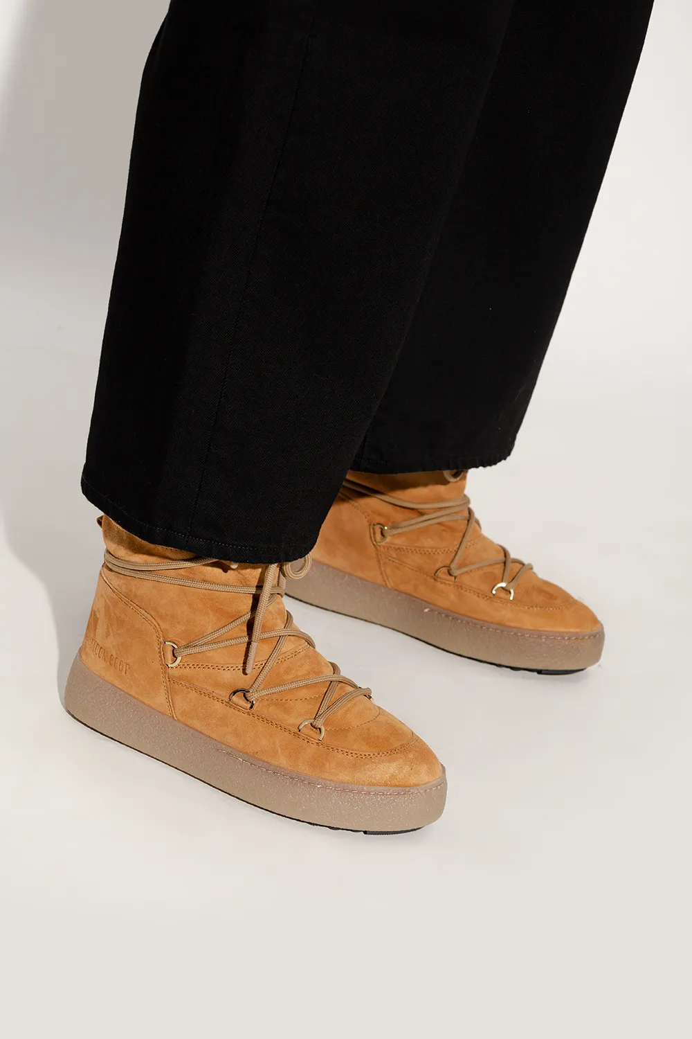 Ltrack Logo Debossed Moon Boots