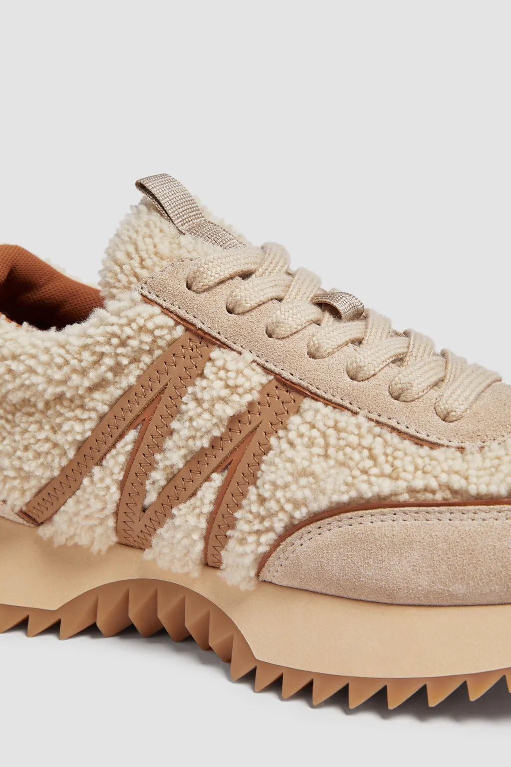 Pacey Trainers