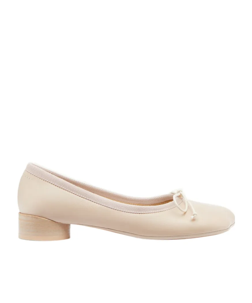 Bow Detailed Ballet Flats