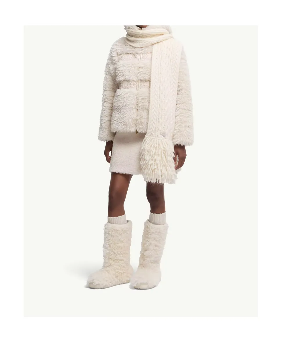 Tricot Fringed Knit Scarf