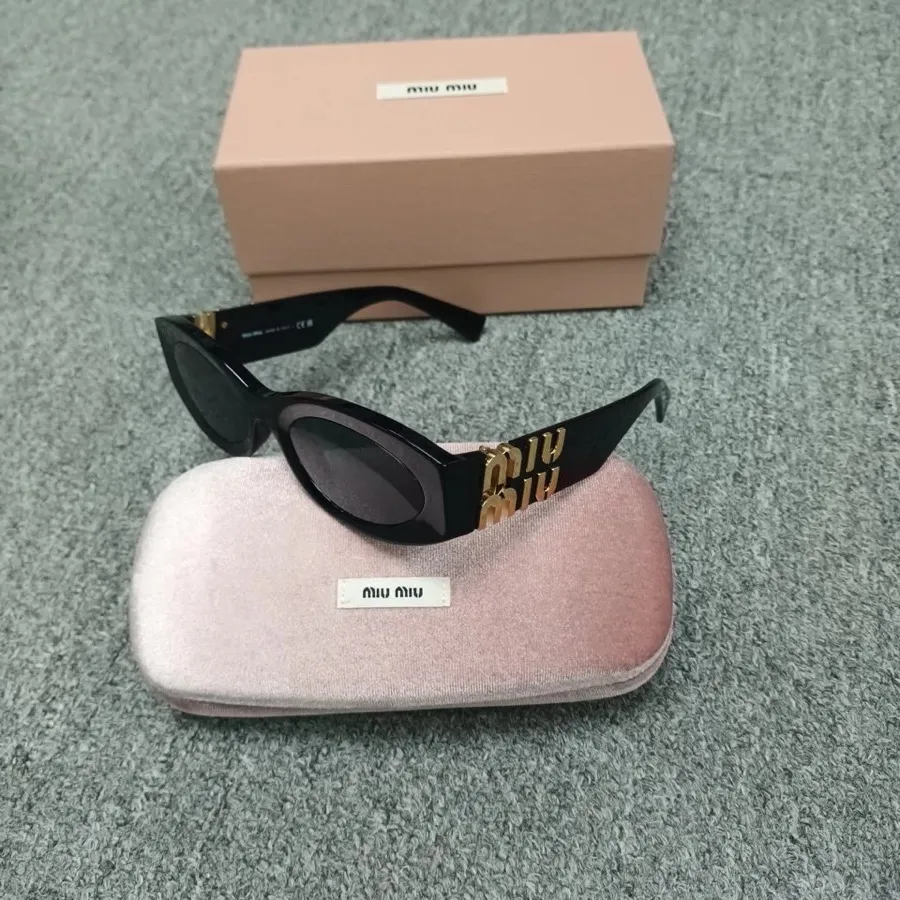 Eyewear Cat-Eye Frame Sunglasses