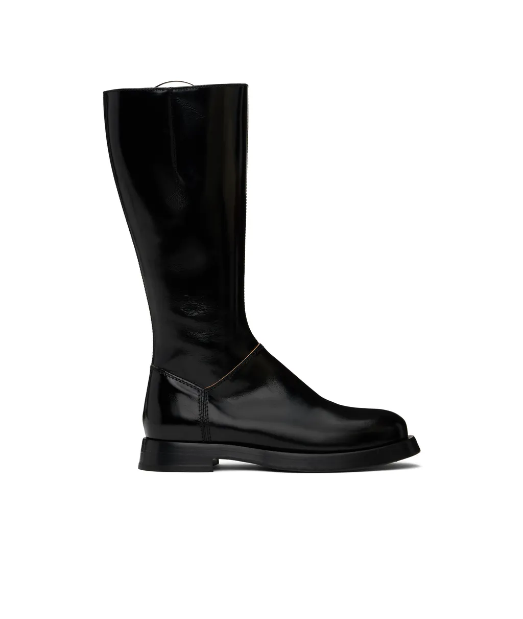 Round-Head Boots
