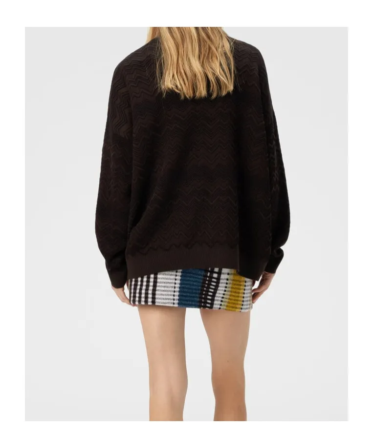 Chevron-Pattern V-Neck Jumper