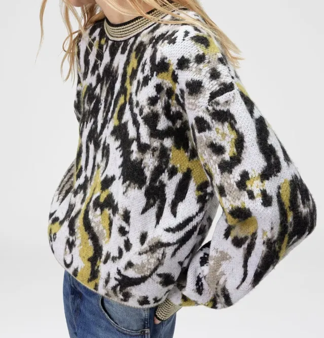 Round Neck Long-Sleeved Sweater