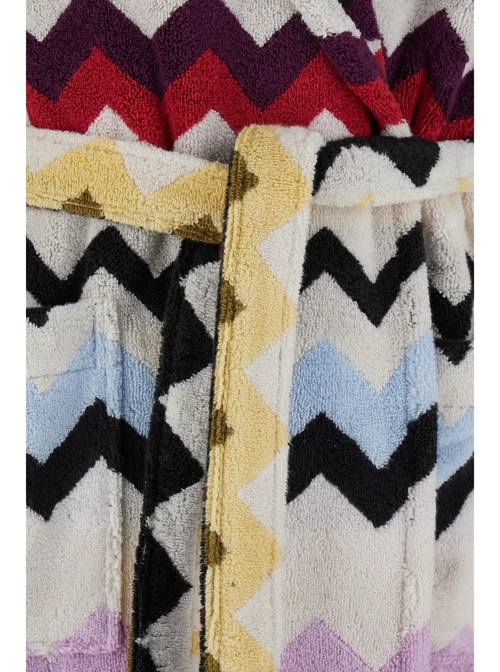 Zig-Zag Pattern Hooded Bathrobe
