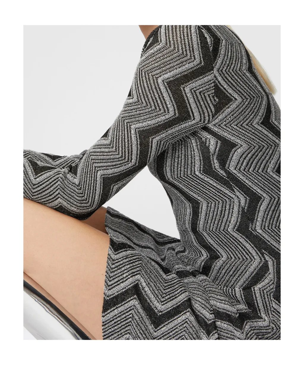 Zig Zag Patterned V-Neck Dress