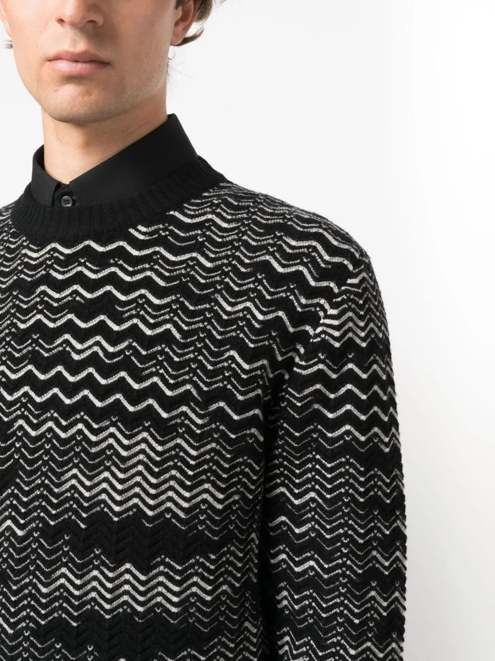 Zigzag-Pattern Crewneck Knitted Jumper