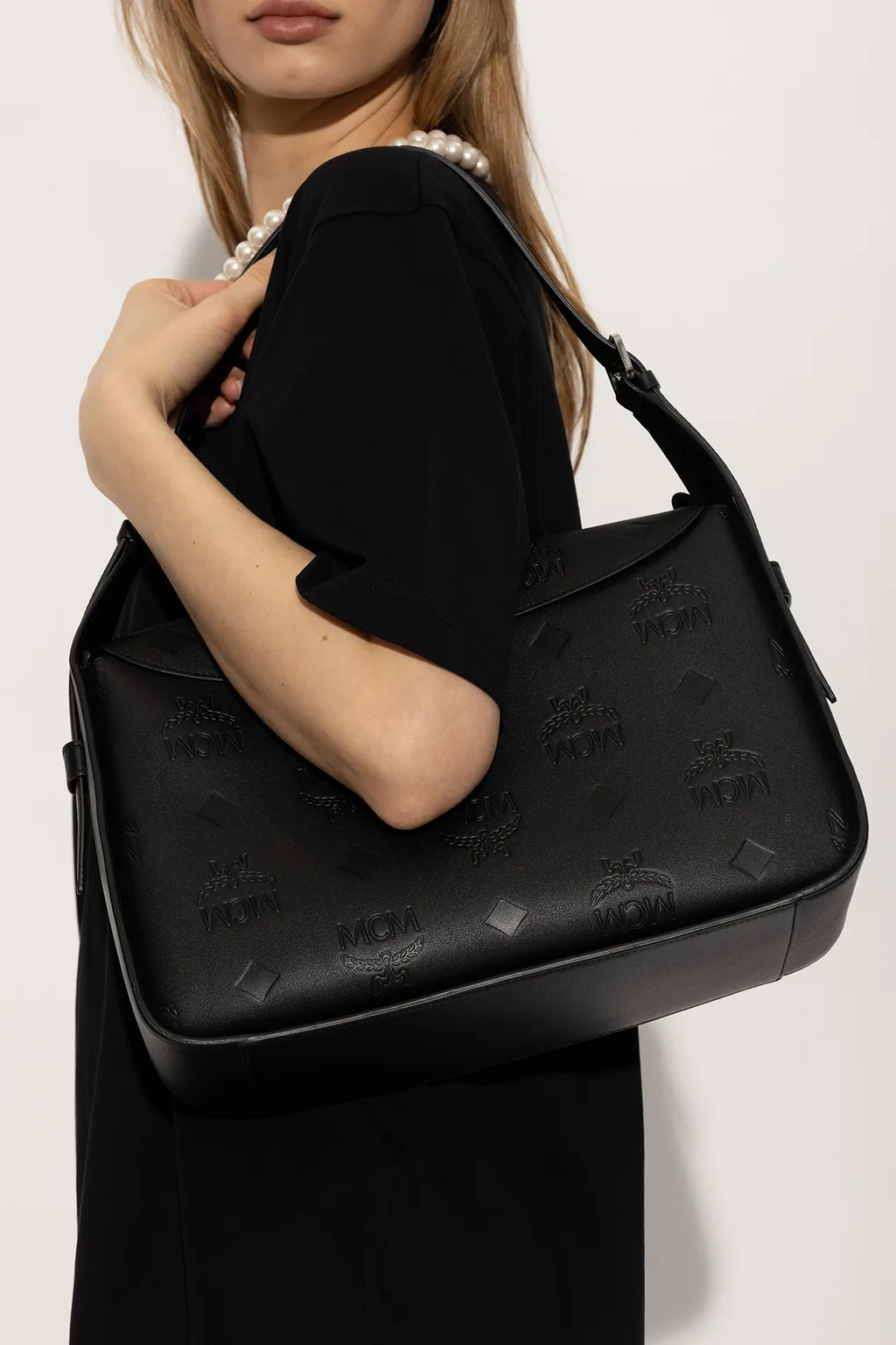 Aren Hobo Leather Tote Bag