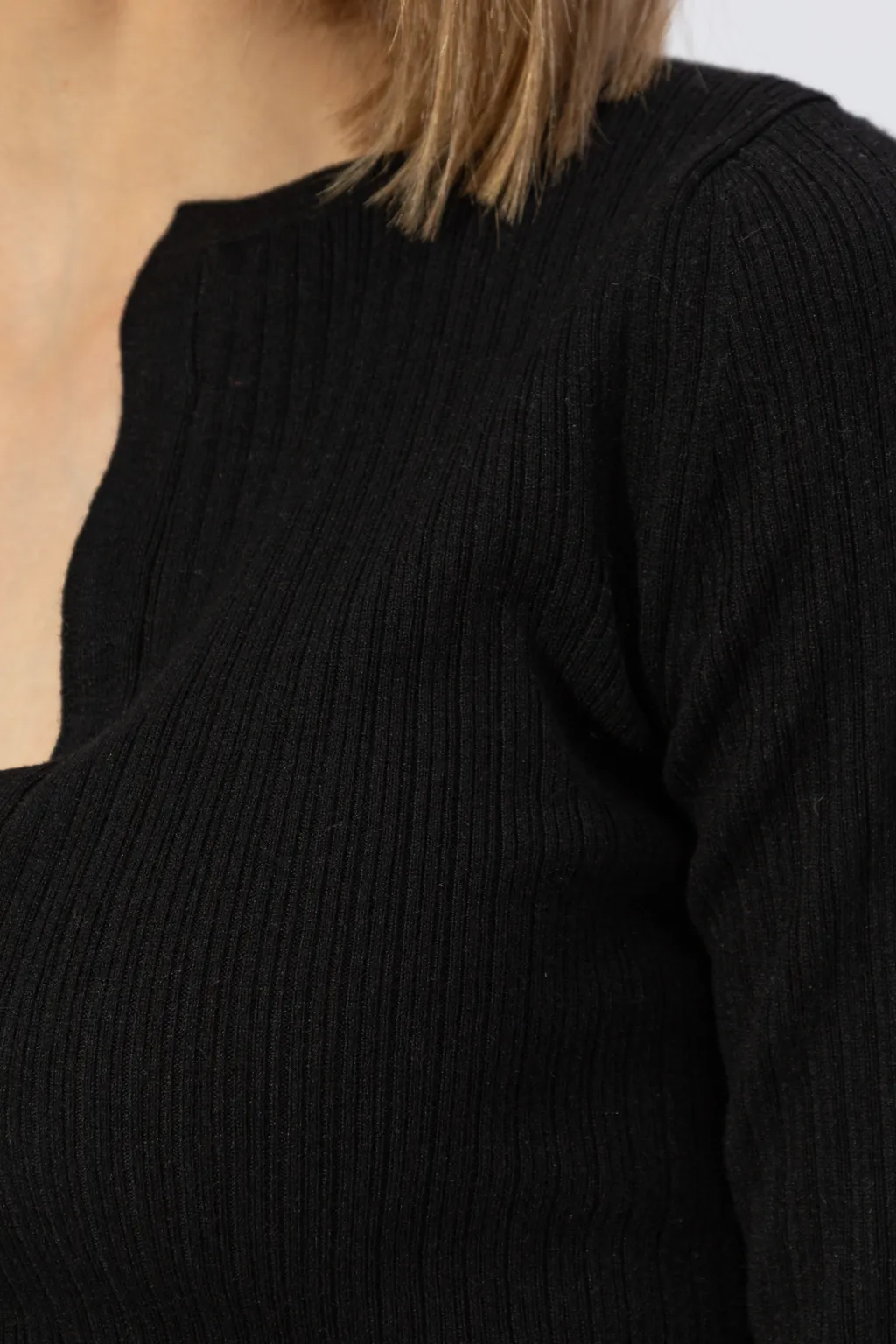 V-Neck Long-Sleeved Top