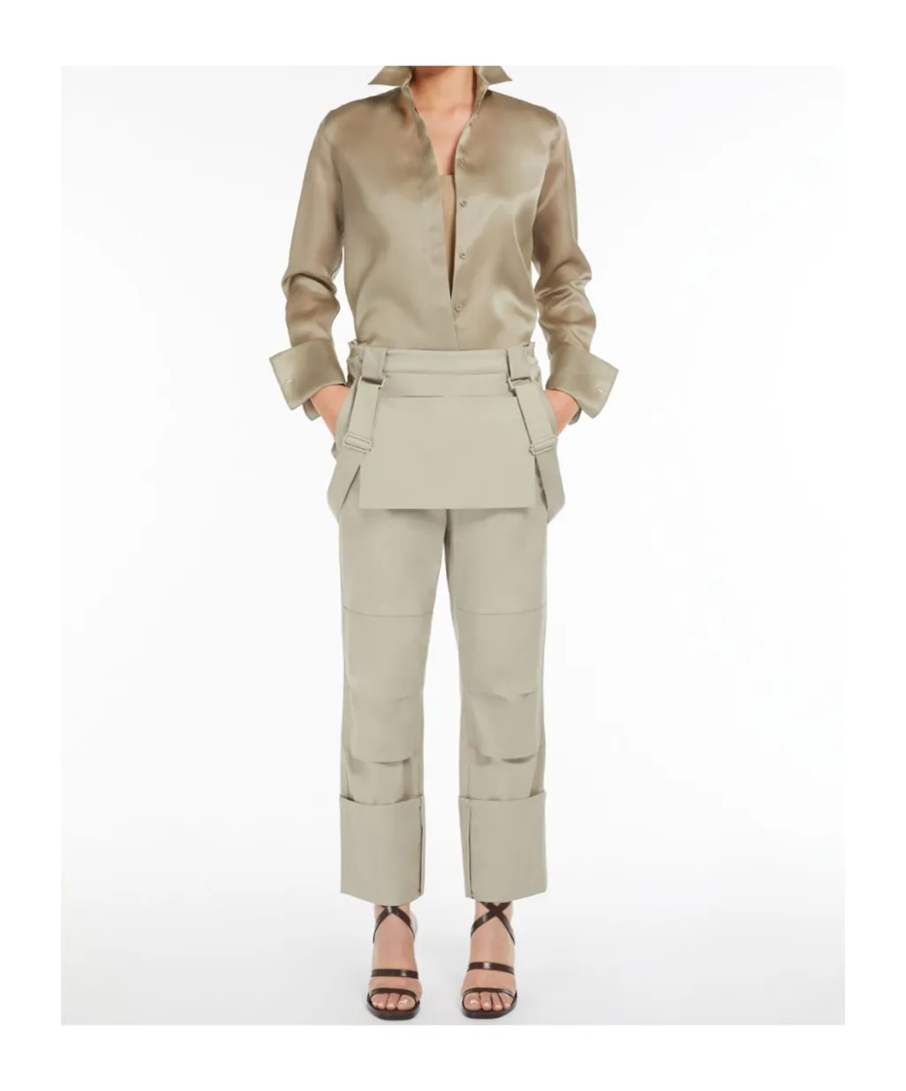 Buttoned Long-Sleeved Shirt