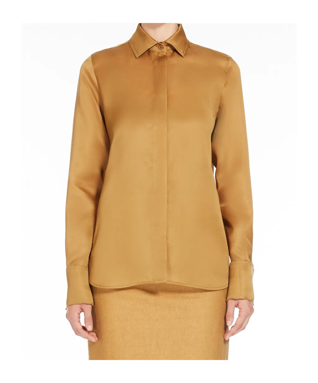Buttoned Long-Sleeved Shirt