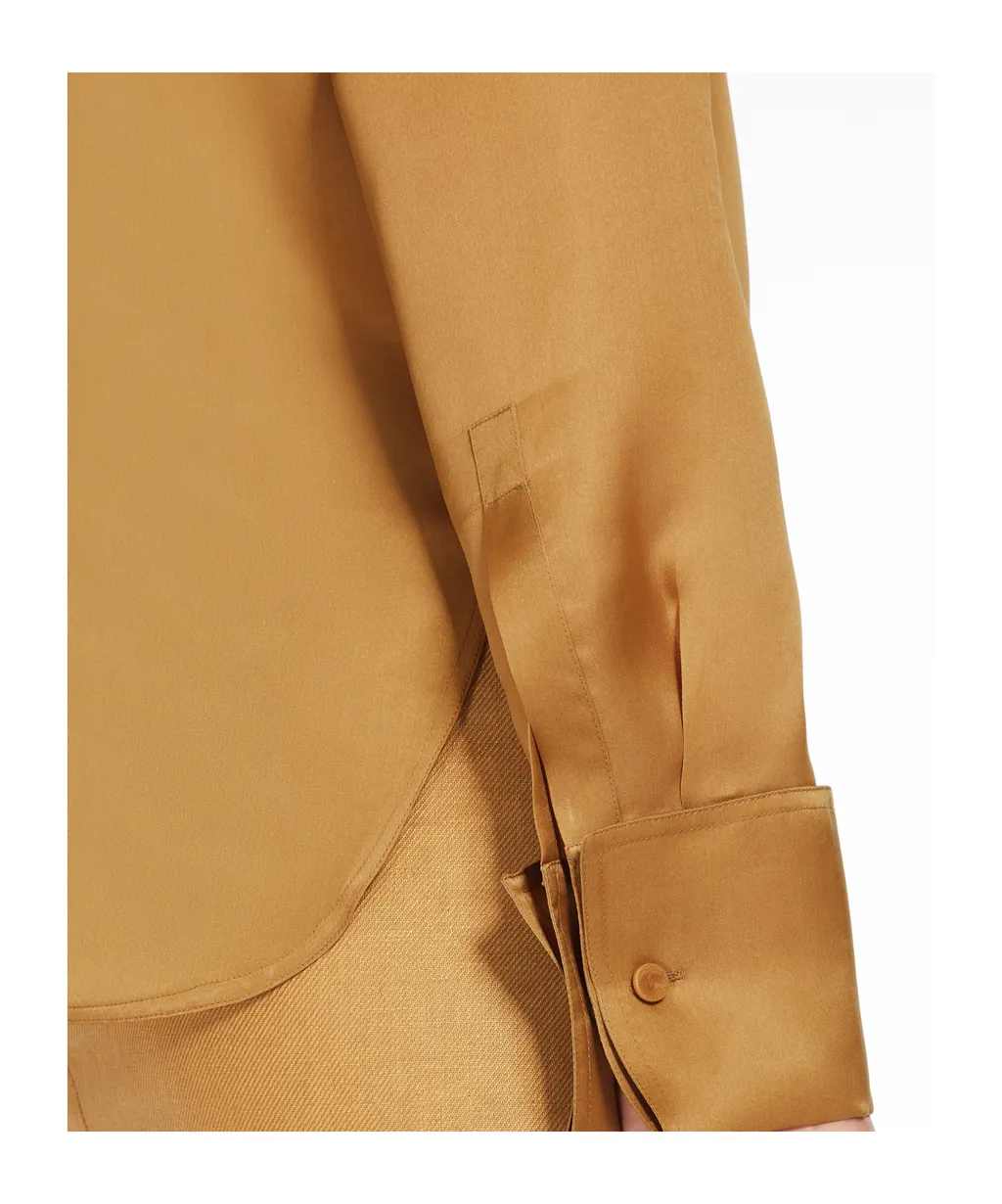 Buttoned Long-Sleeved Shirt