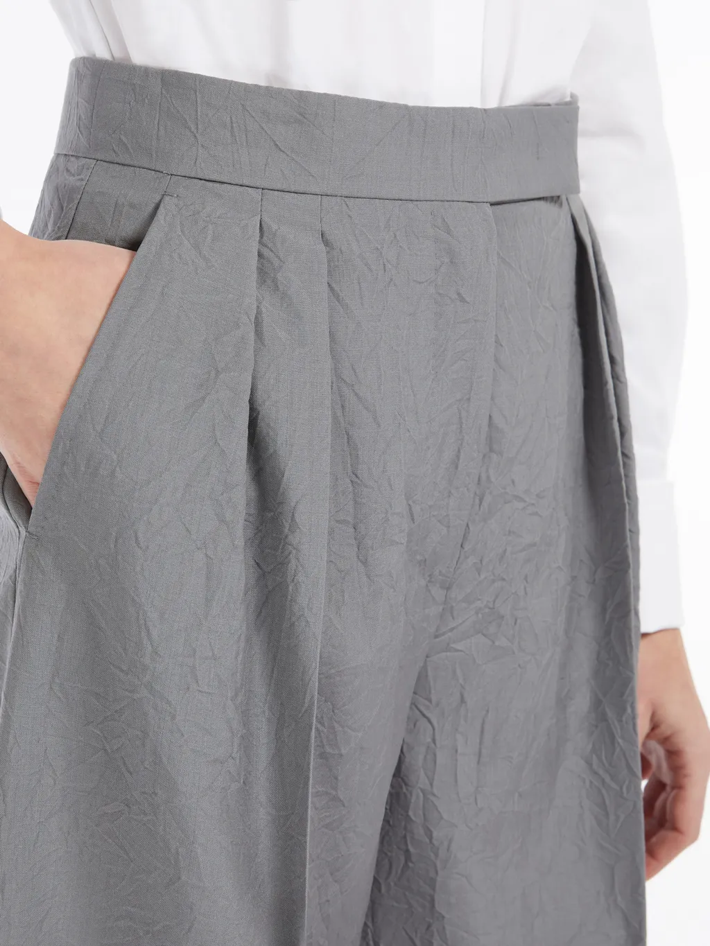 Pleat Detailed Wide-Leg Trousers