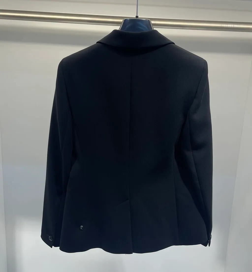 Long-Sleeved Suit Coat