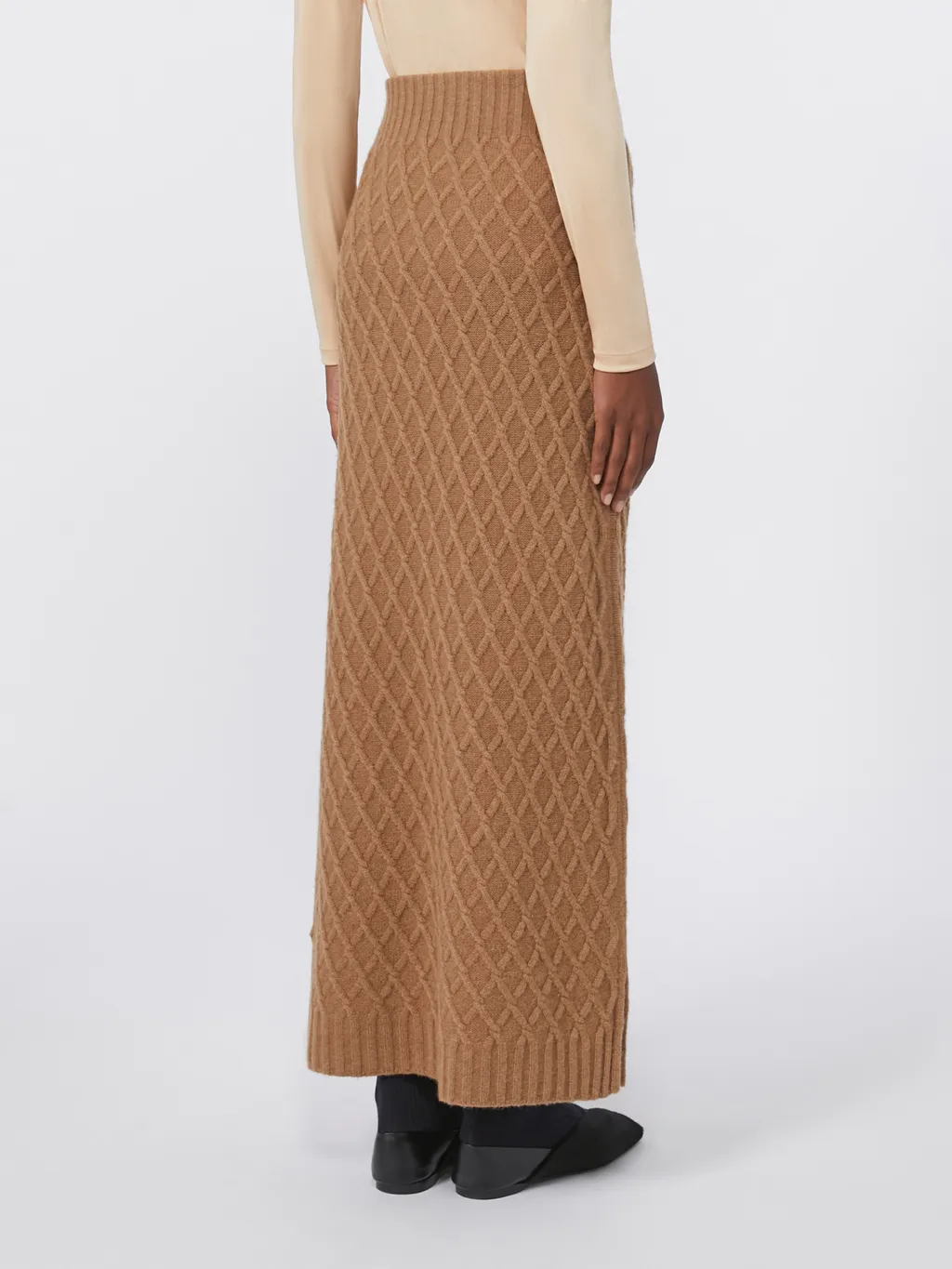 Allover Cable Knit Long Skirt
