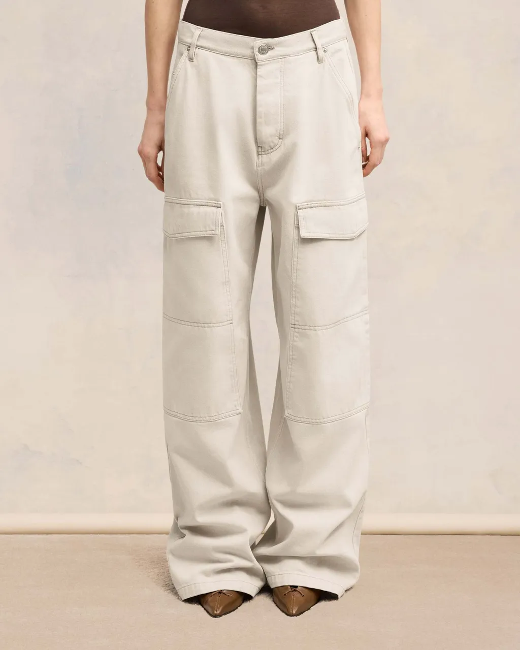 Relaxed Fit Cargo Jeans