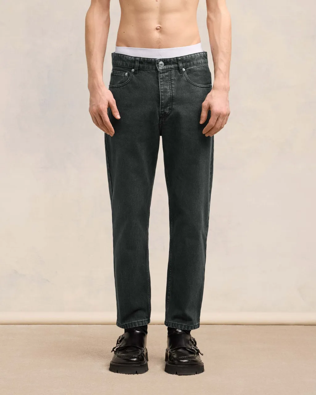 Tapered Fit Jeans