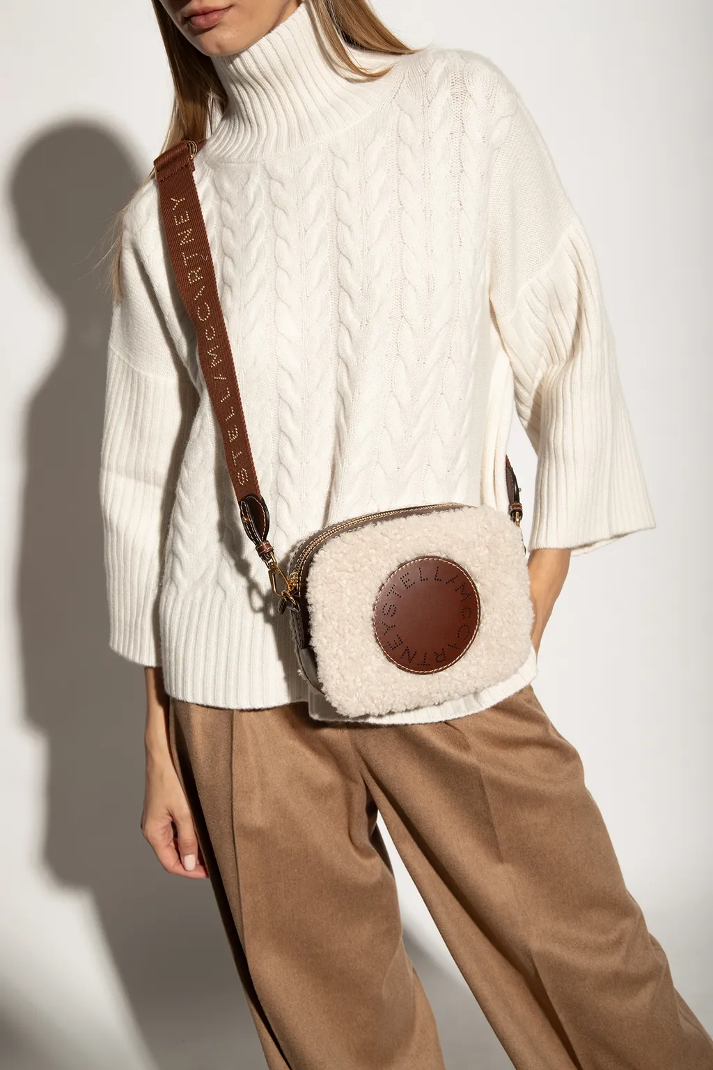 Logo-Patch Zipped Crossbody Bag