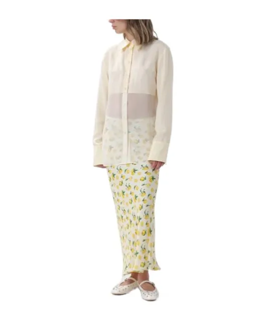 Buttoned Long-Sleeved Shirt