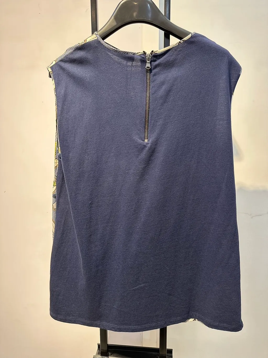 Sleeveless Shirt