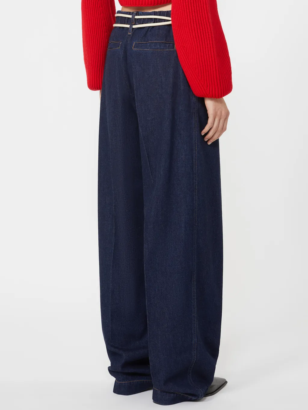 Nembi Pleat Detailed Jeans