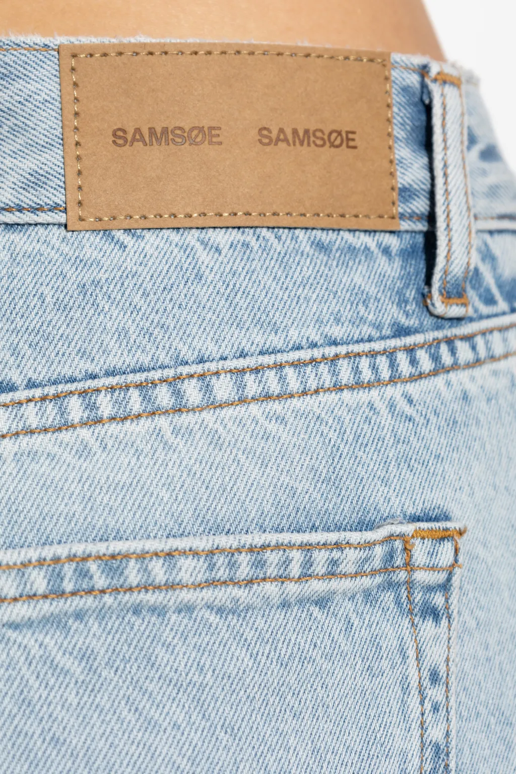 Saharper Jeans