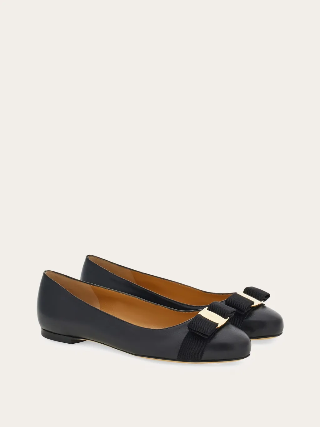 Logo-Engraved Flat Shoes
