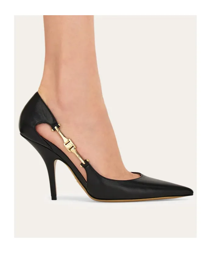F Buckle Pump