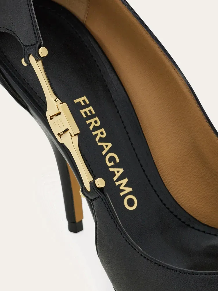 F Buckle Pump
