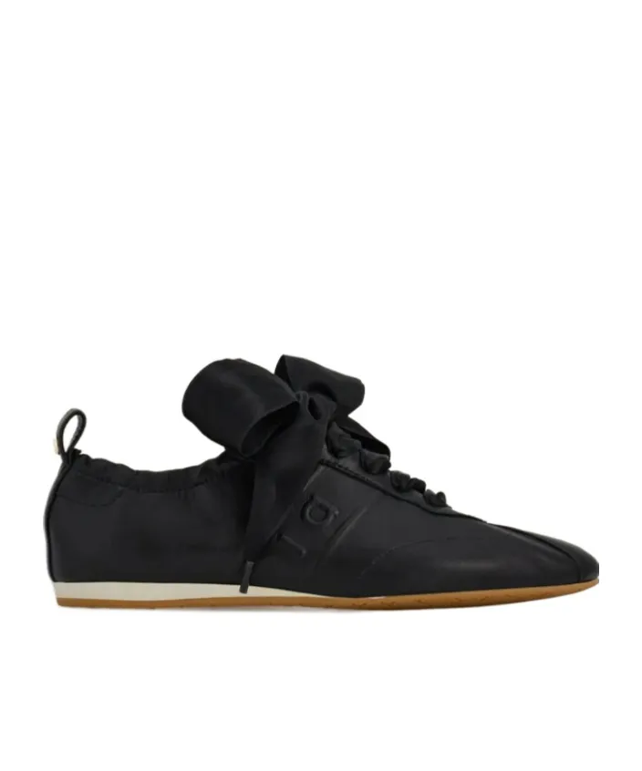 Hybrid Sneaker