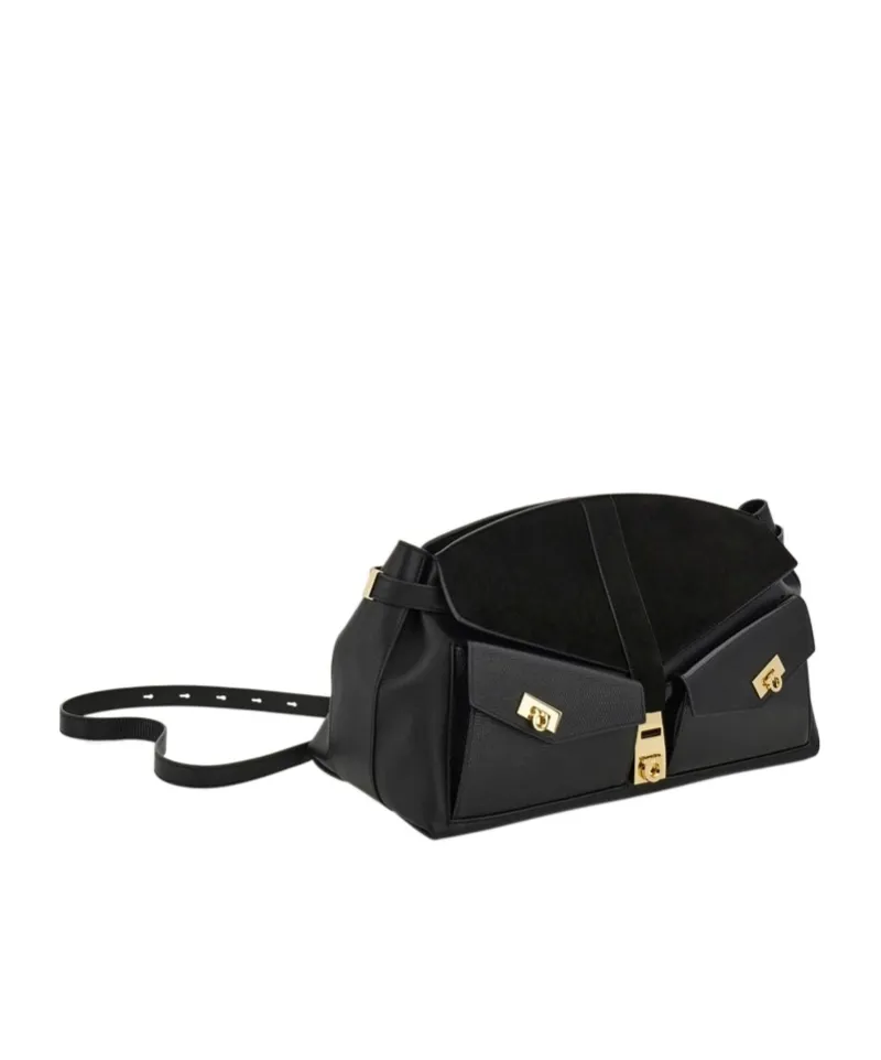 Multipocket Hug Crossbody Bag